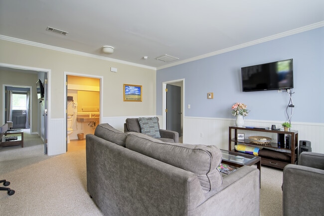 Building Photo - 2 Willets Pl
