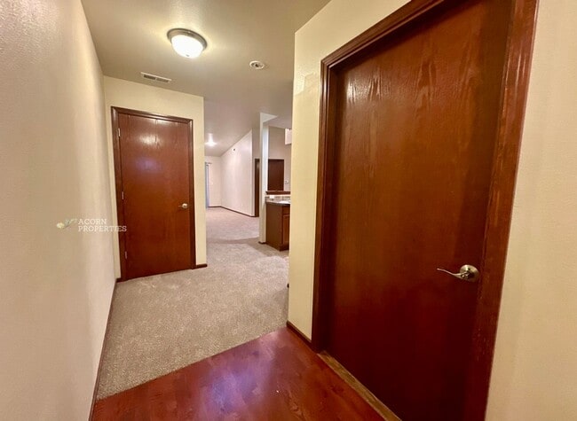 Foto del edificio - 1668 Stremler Dr