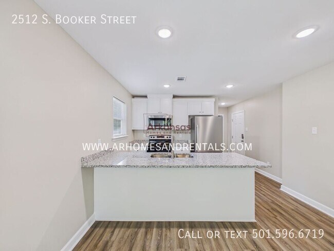 Building Photo - 2512 Booker St