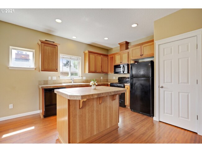 Foto del edificio - 4734 SW 184th Ave