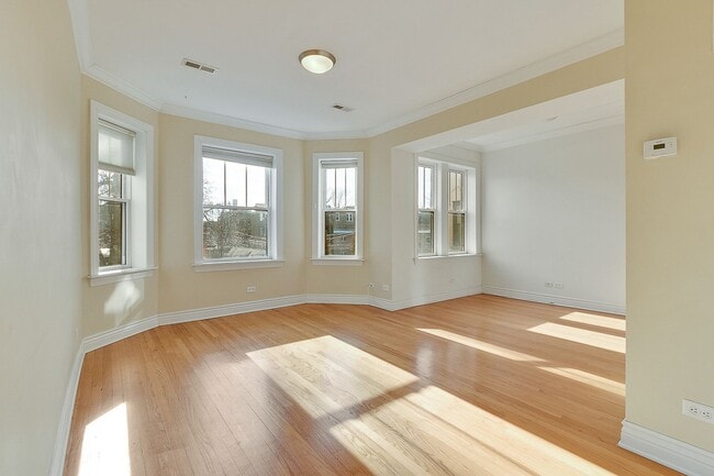 Foto del edificio - 4868 N Hermitage Ave