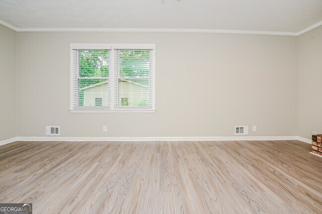Building Photo - 188 Bridgewood Dr SE