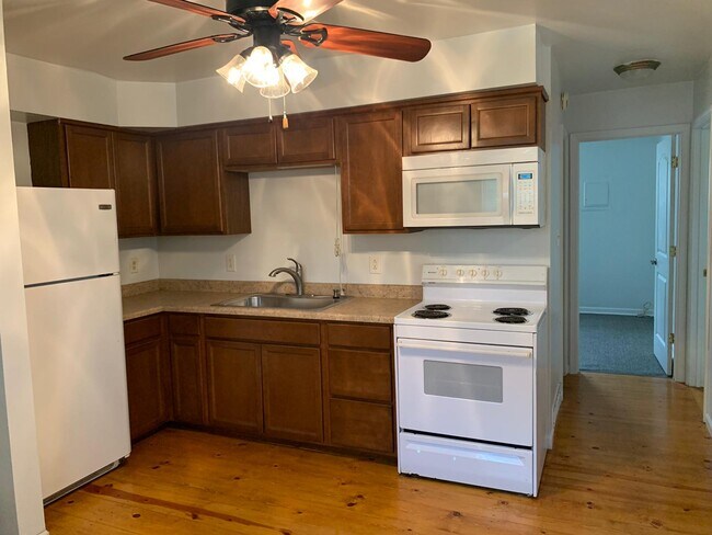 KITCHEN - 5337 Aspen Ave