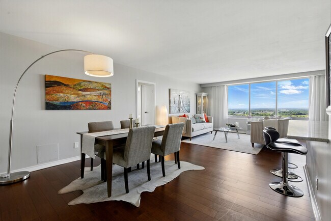 Foto del edificio - 9701 Fields Rd