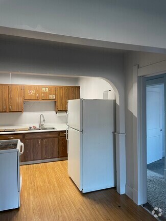 Building Photo - 213 Conant St