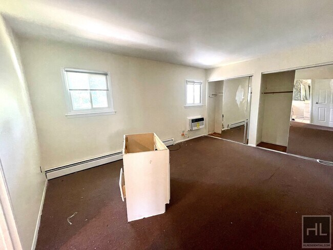Building Photo - 3 Bedroom 1 Bath - LINDEN BOULEVARD