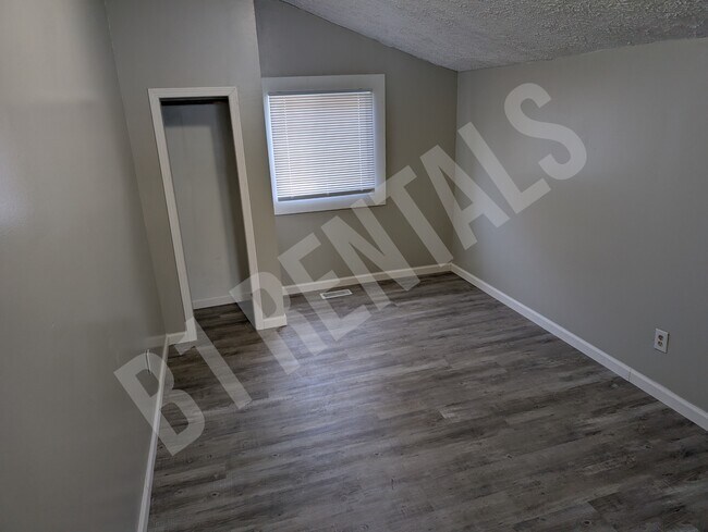 Foto del edificio - 337 East St