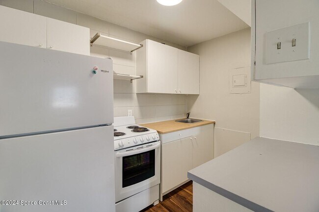 Foto del edificio - 1339 W Point Dr