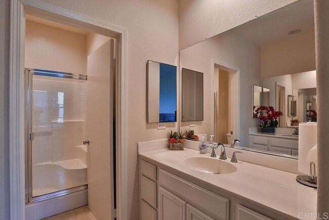 Building Photo - 425 S Meadowbrook Dr