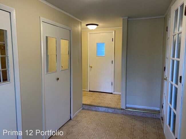 Foto del edificio - 4 br, 2 bath House - 14 Midvale Blvd