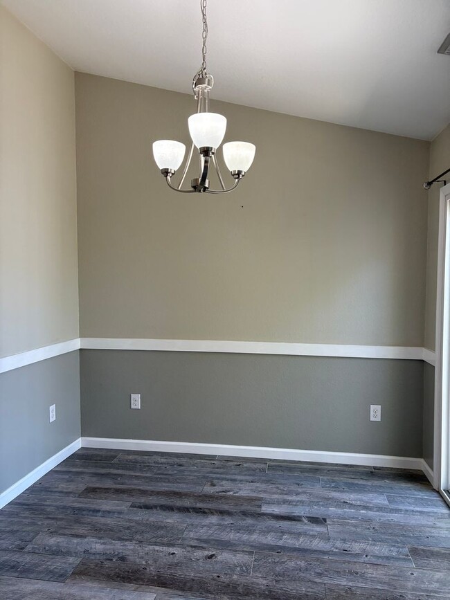 Building Photo - 3 Bedroom 3 Bath Home in Kill Devil Hills ...