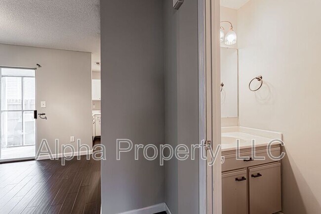 Foto del edificio - 105 Brushy Hollow Ln