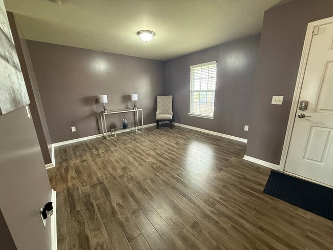 Building Photo - 1124 Harmony Ln