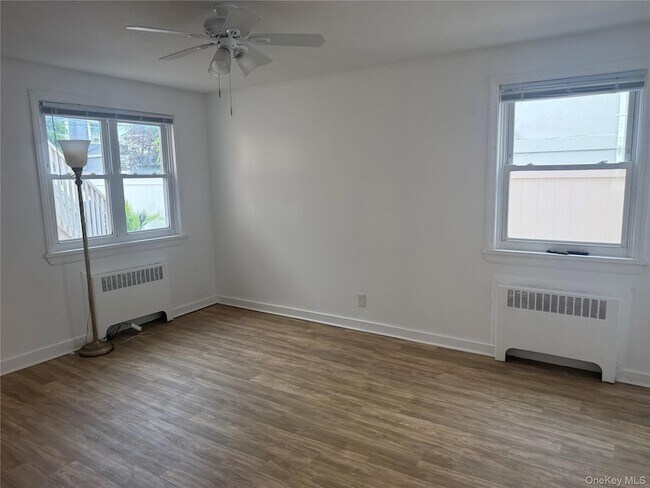 Foto del edificio - 646 E Park Ave