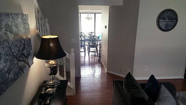 Foto del edificio - 1579 Streamwood Ct