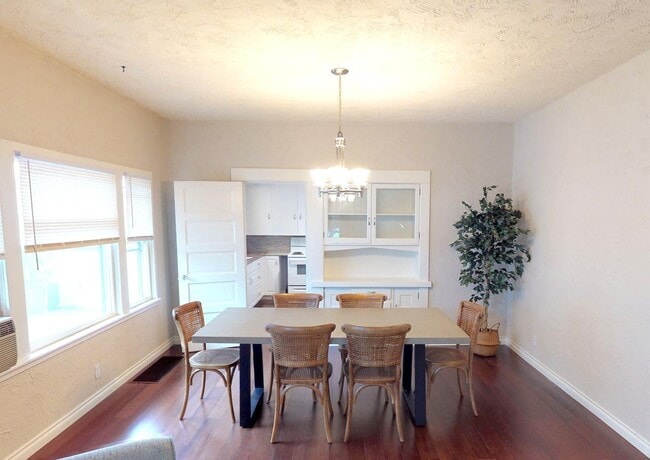 Photo - 4811 SE Haig St House