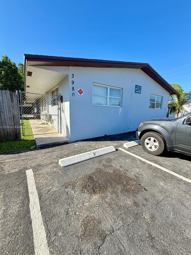 Building Photo - 3980 SW 51st St