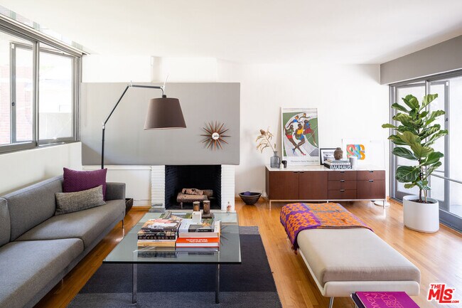 Foto del edificio - 423 W Ellis Ave