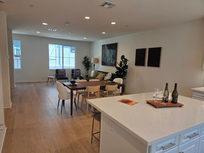 Foto del edificio - 2524 Chamomile Ln