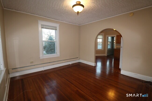 Foto del edificio - 88 Riverview Ave