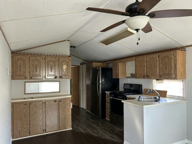 Foto del edificio - 16731 US-301