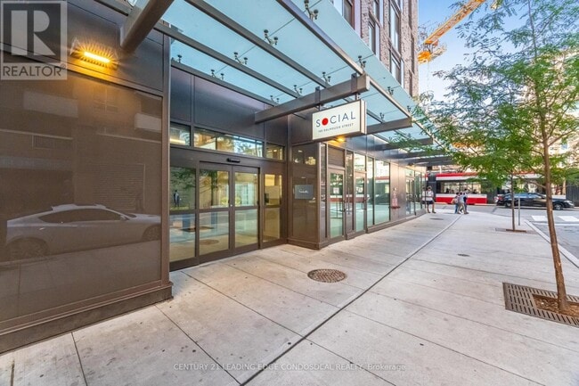 Building Photo - 100 Dalhousie St