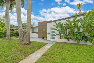 Building Photo - 1580 NE 139th St