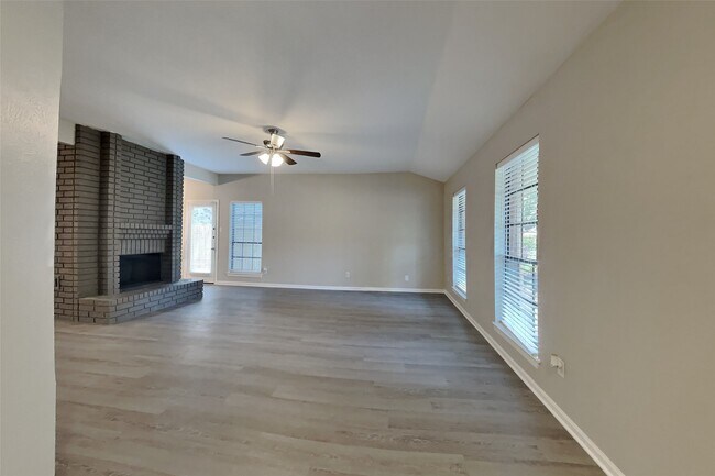 Foto del edificio - 3418 Creek Manor Dr