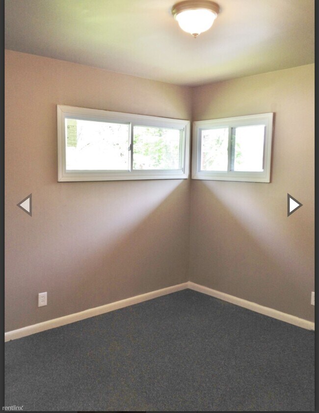 Building Photo - 3 br, 2 bath House - 933 Canterbury Dr