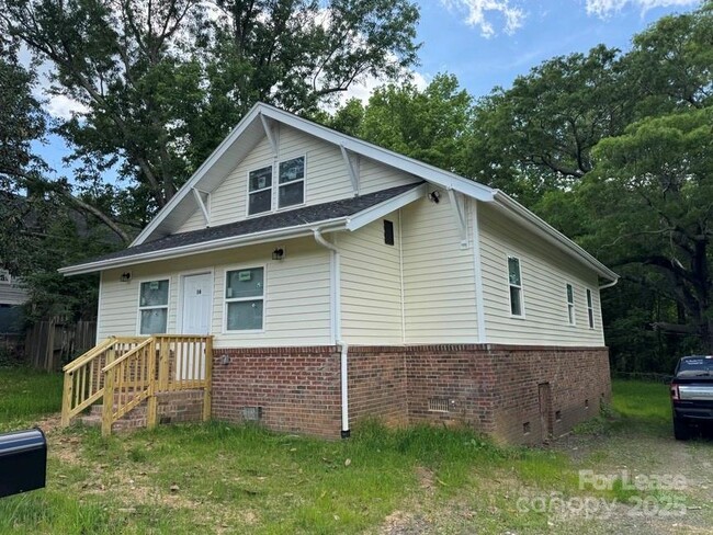 Building Photo - 16 Cauthen St