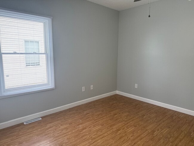 Building Photo - 622 Garvey Ln