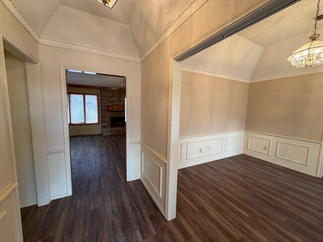 Building Photo - 5806 78th St