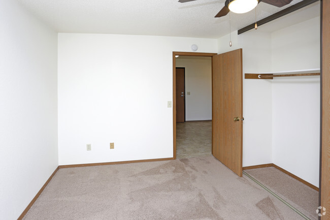 1HAB, 1BA - 640 ft² - Golden Creek Apartments