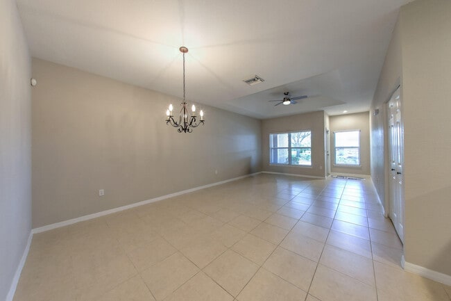 Building Photo - 1868 S Dovetail Dr