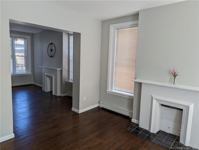 Building Photo - 267 Portsea St