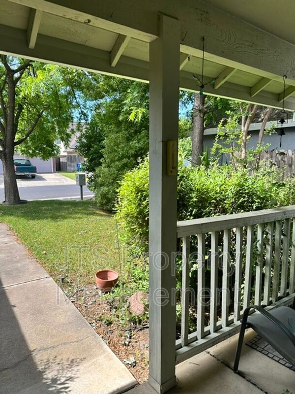 Foto del edificio - 9349 Newington Way