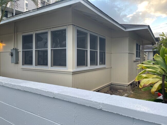 Building Photo - 711 Piikoi St