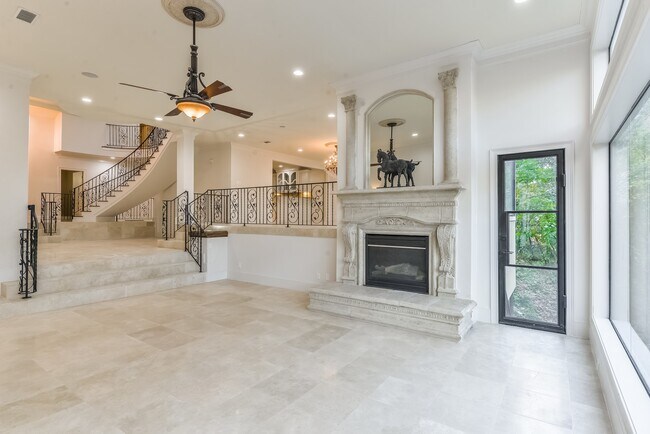 Foto del edificio - 15 W Shady Ln