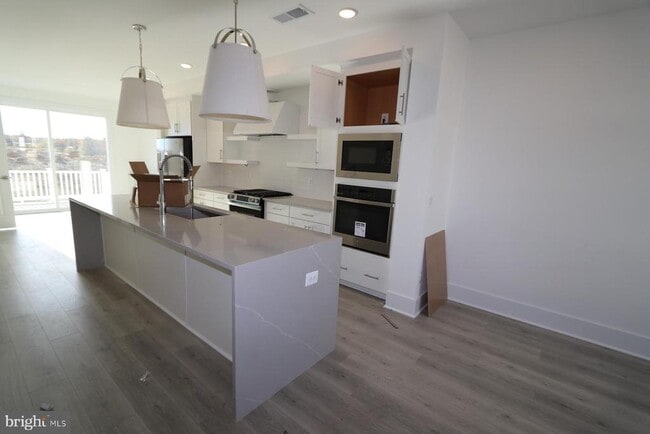 Foto del edificio - 9405 Pacific Elm St