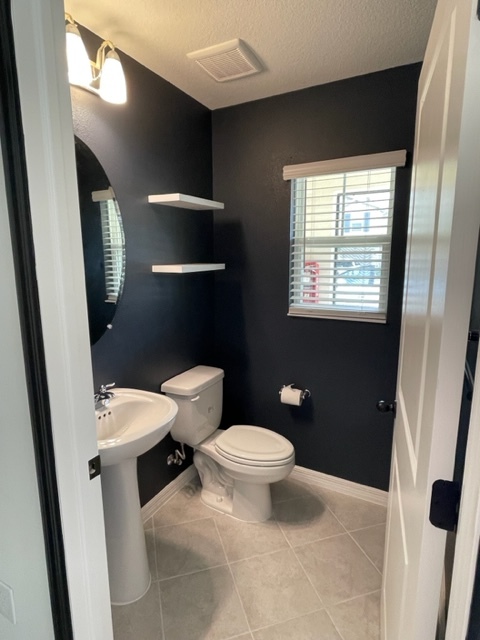 Half bath - first floor - 15070 Caspian Tern Ct