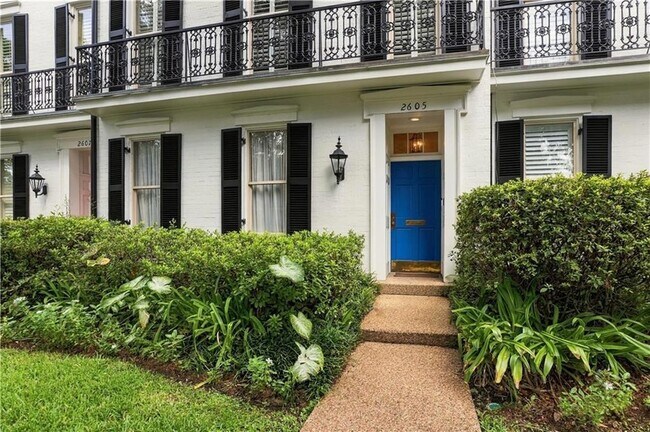 Foto del edificio - 2605 St Charles Ave