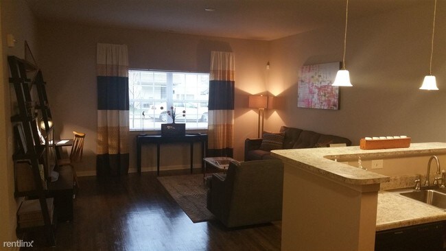Foto del edificio - 1100 W 30th St