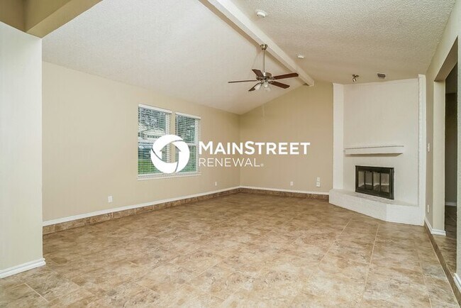 Building Photo - 3 Bedroom Pet-Friendly Home in Arlington, TX with Main Street Renewal