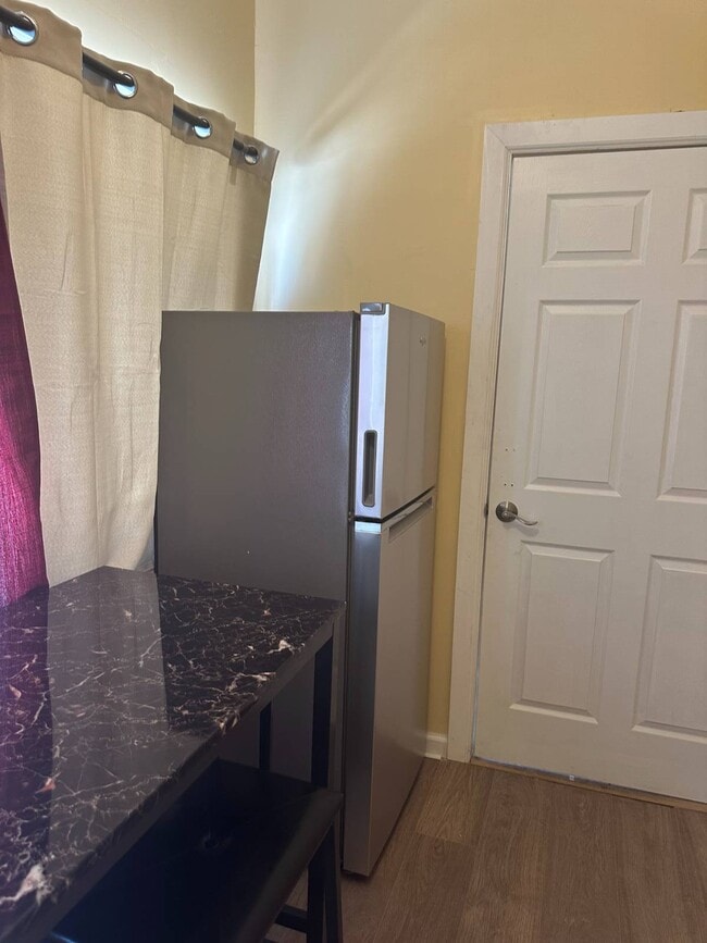 Foto del edificio - 1146 E 35th St