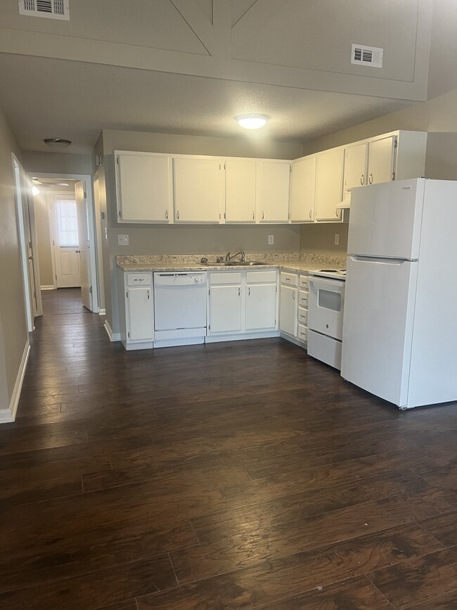 Building Photo - 4901 Charwood Trail NW