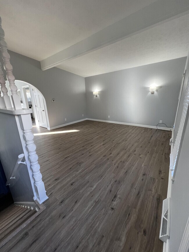 Building Photo - 1171 Emerald Rd