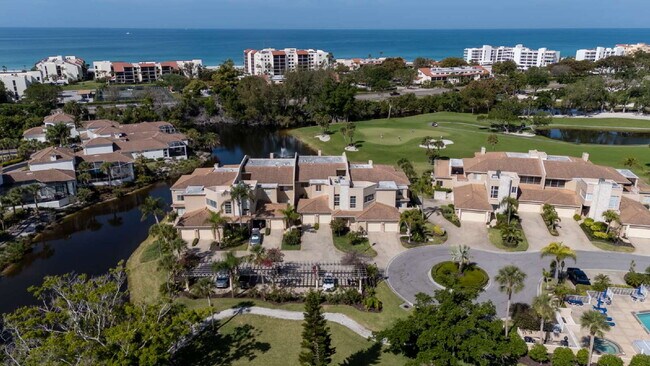 Foto del edificio - Luxury Furnished Longboat Key Retreat with Private Beach Club Access & Golf Course Views Remodele...