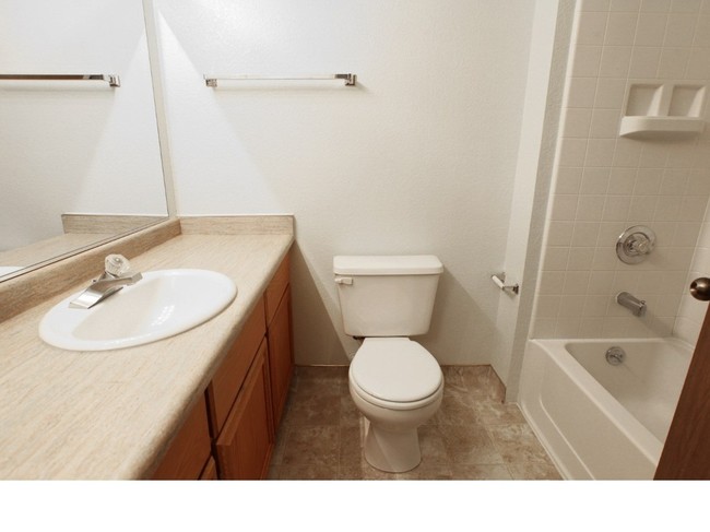 2x2 Hallway Bathroom - Marconi Village Apartments