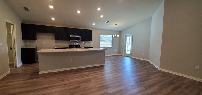 Foto del edificio - Beautiful 4-Bedroom, 2-Bathroom in Lakeland (***MOVE-IN SPECIAL/50% OFF 2ND MONTH***)