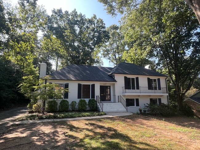 Building Photo - 6611 Lancer Dr